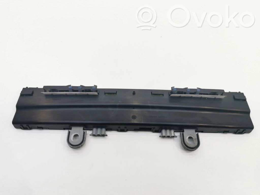 Mercedes-Benz S W221 Antenos stiprintuvas 