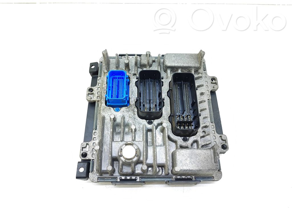 Opel Zafira C Engine control unit/module 