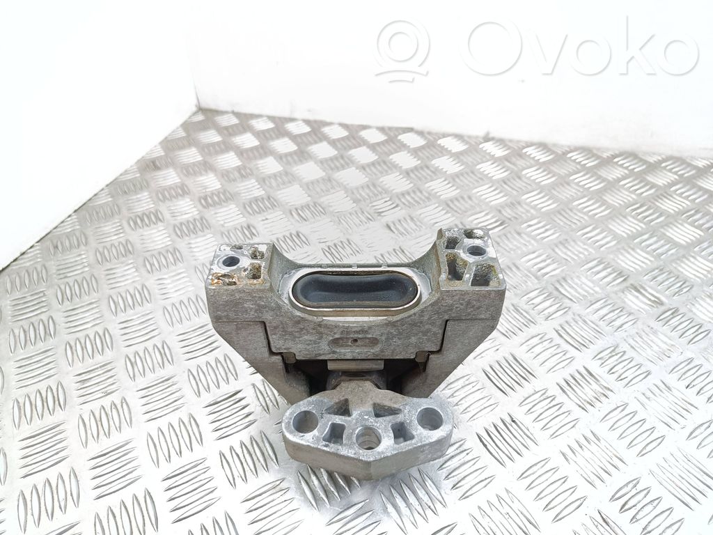 Engine mount bracket   13112022