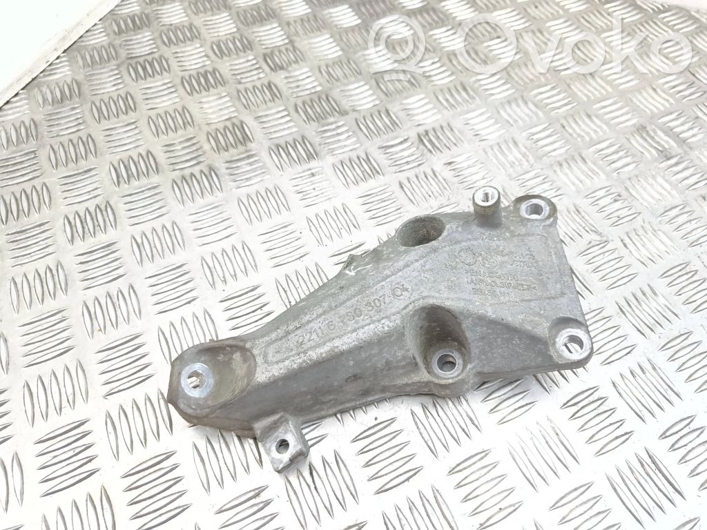 BMW 1 E81 E87 Engine mounting bracket 