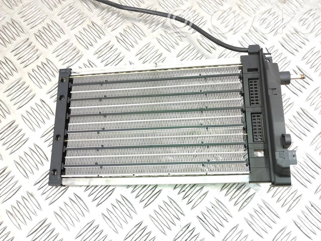 BMW 1 E81 E87 Elektrinis salono pečiuko radiatorius 