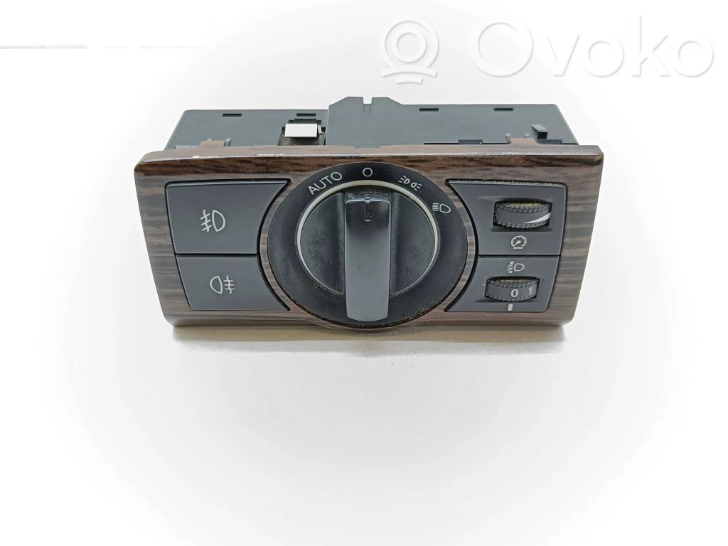 Light switch   96672907