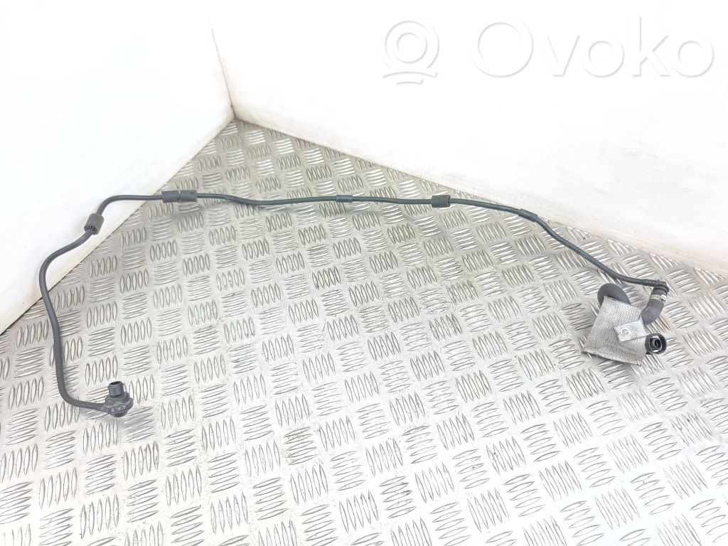 BMW 7 F01 F02 F03 F04 Caurulīte (-es) / šļūtene (-es) 