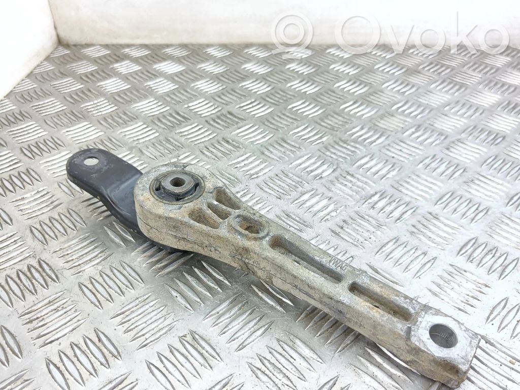 Volkswagen Passat Alltrack Engine mount bracket 