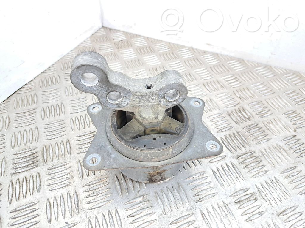 Opel Vectra C Engine mount bracket 