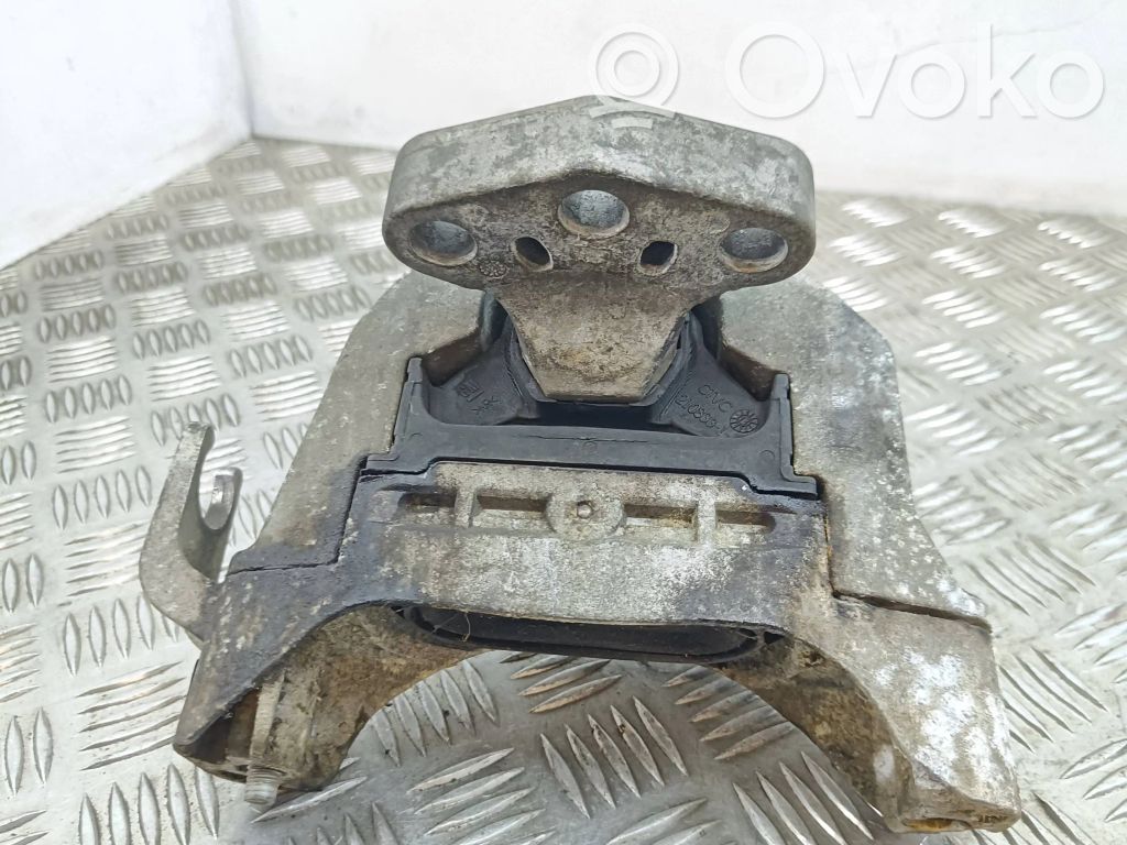 Opel Zafira C Engine mount bracket 