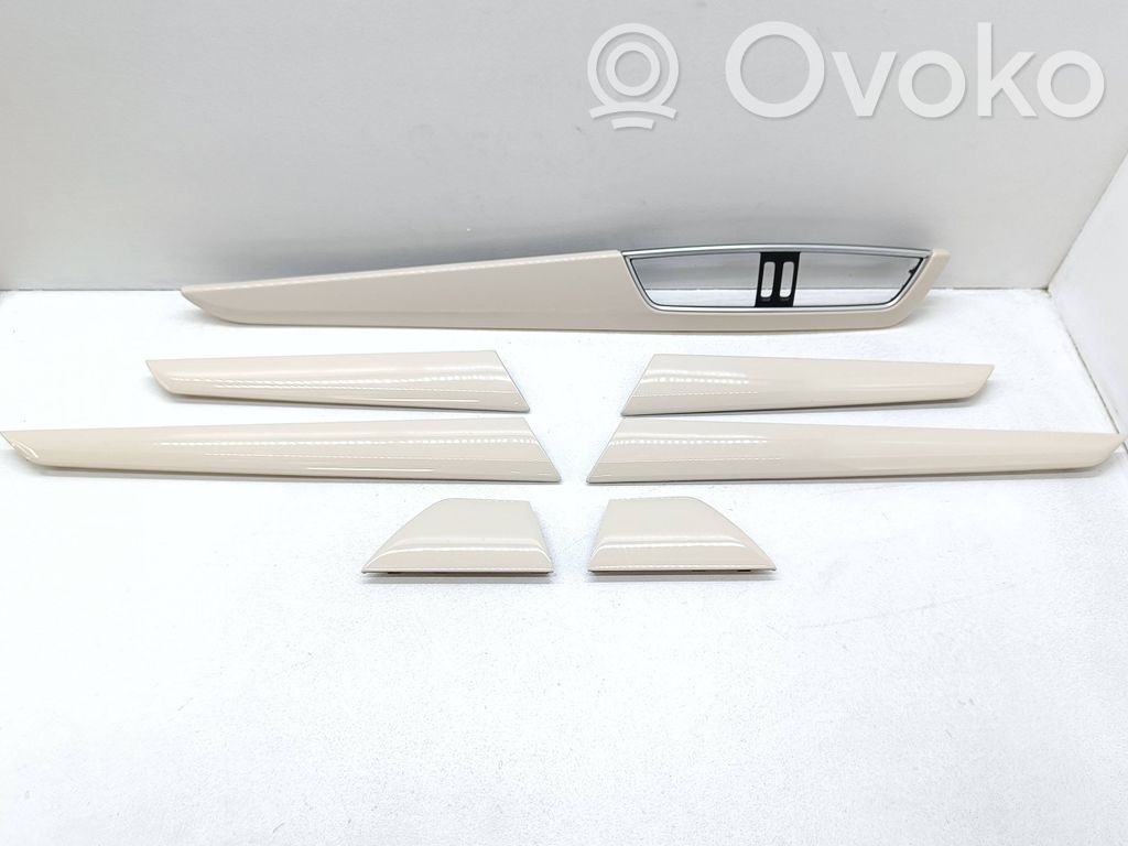 Mercedes-Benz C W204 Zestaw ozdobnych elementów wyposażenia wnętrz 