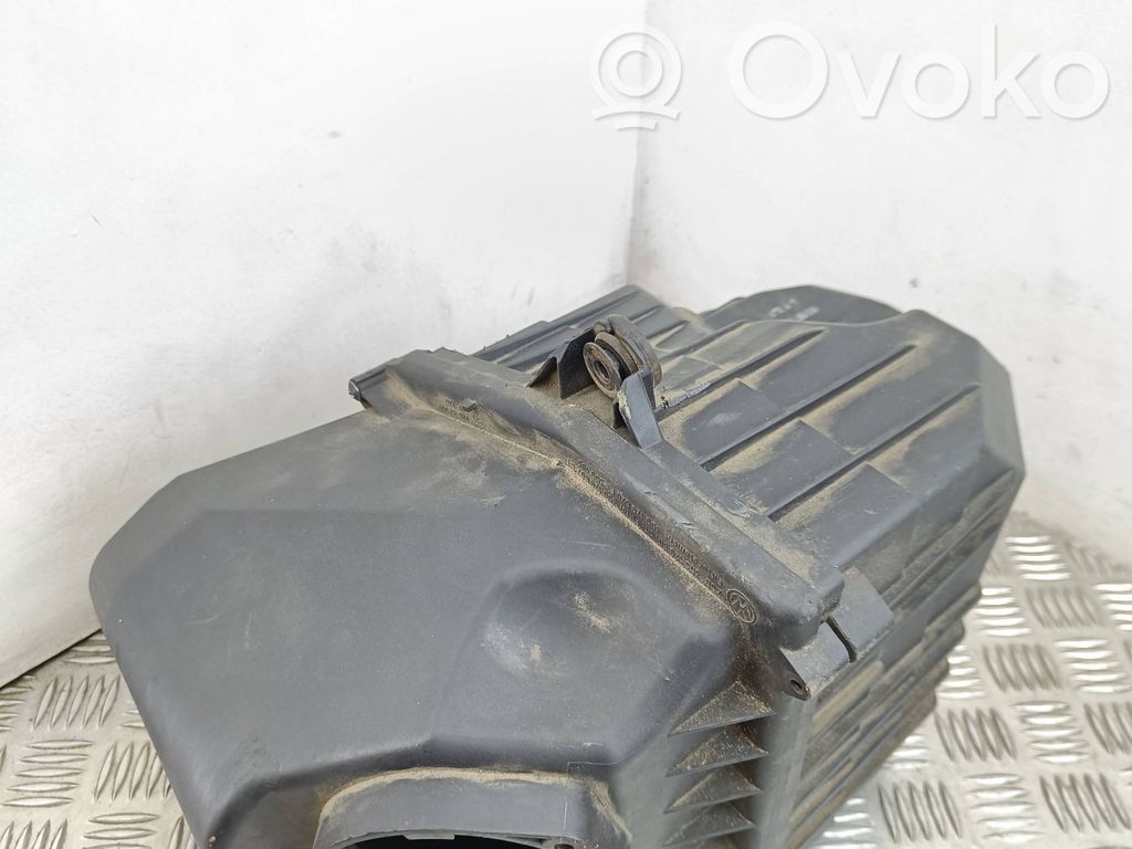 Volkswagen Phaeton Air filter box 
