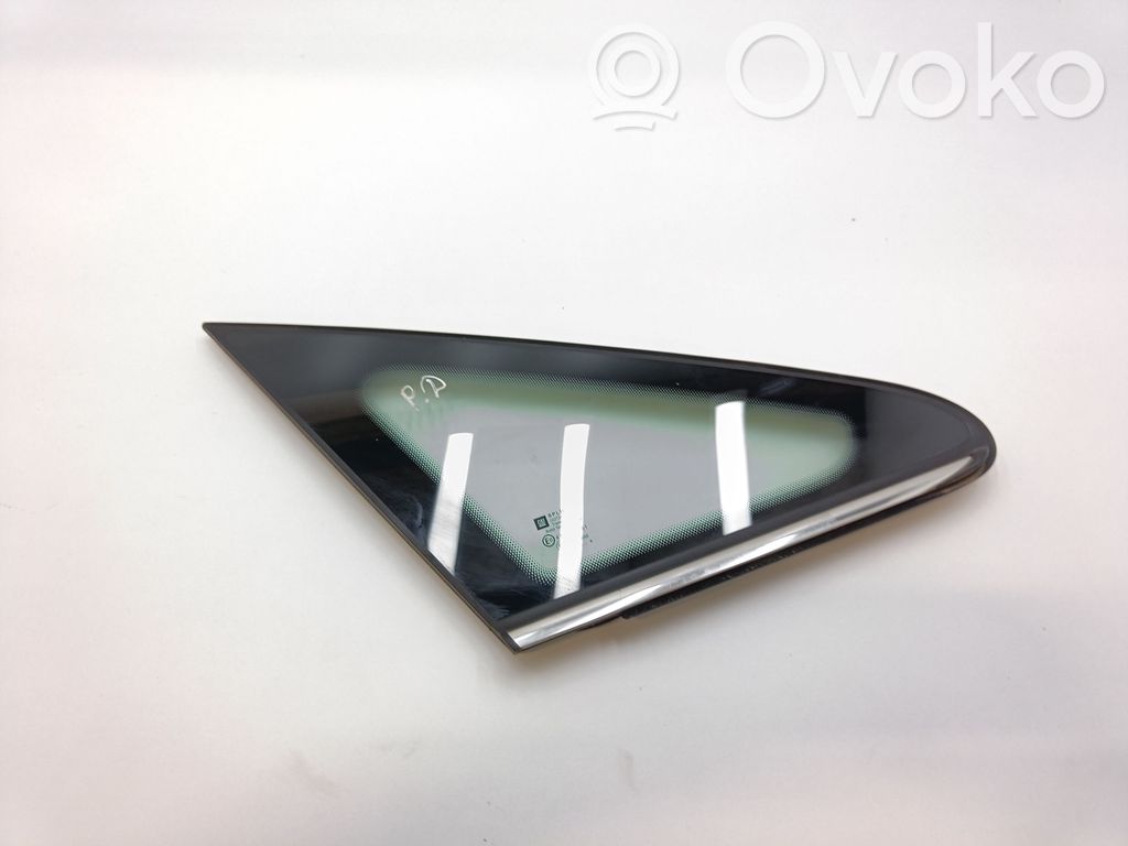 Opel Zafira B Finestrino/vetro triangolo anteriore 