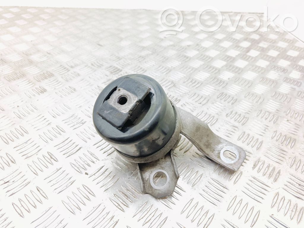Volvo S60 Engine mount bracket 