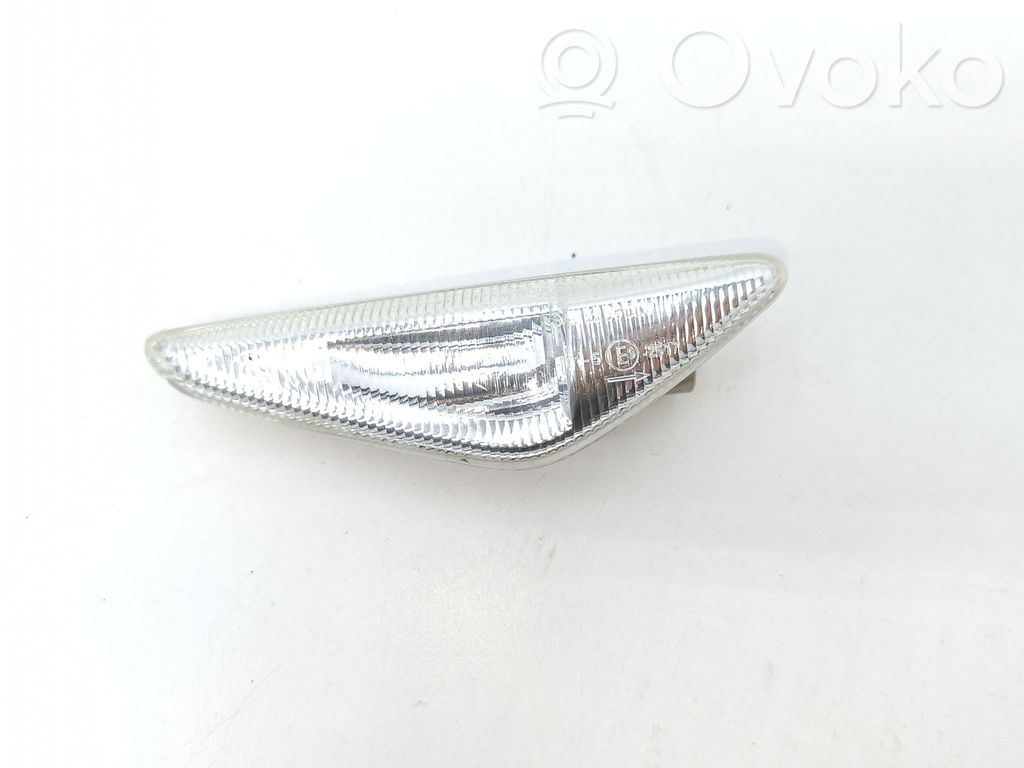 BMW X5 E70 Front fender indicator light 