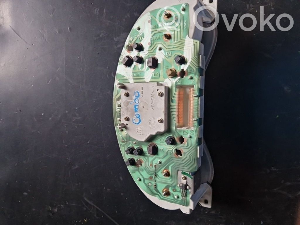 Speedometer (instrument cluster)   81117905,90534388,VDO