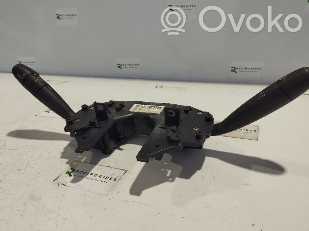 Citroen C4 I Interruptor/palanca de limpiador de luz de giro 