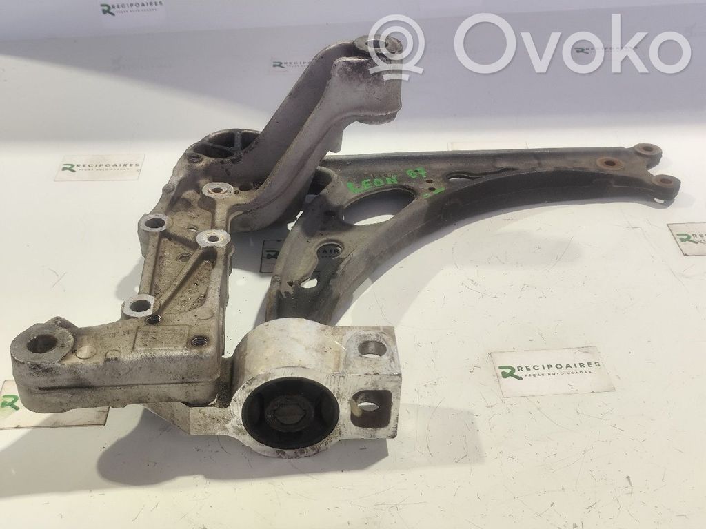 Front control arm   DIREITO,1K0199296F