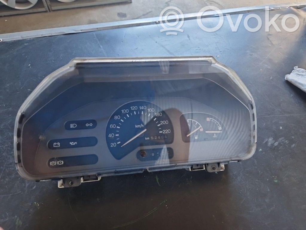 Ford Courier Geschwindigkeitsmesser Cockpit 