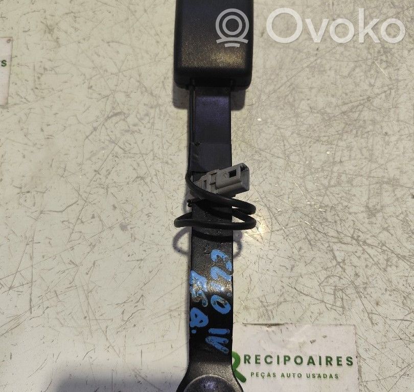Cinturón delantero   878177659R
