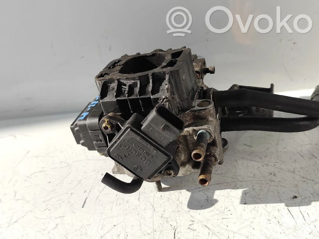 Opel Corsa B Carburador/distribuidor de combustible 