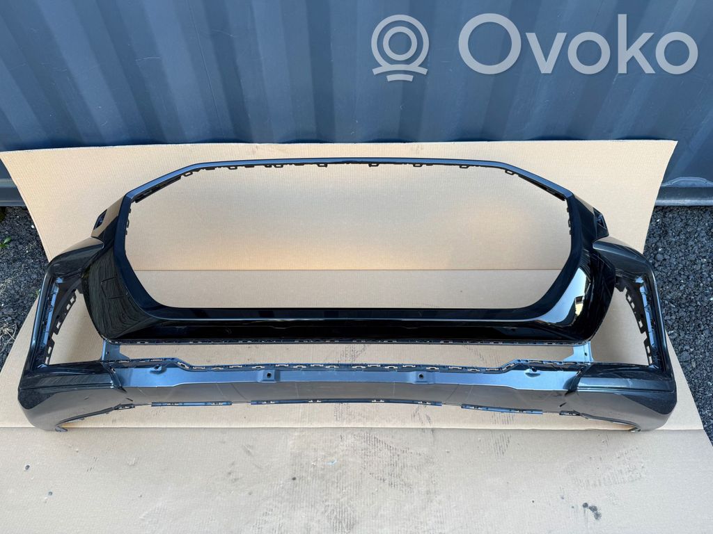 Audi RS Q8 Parachoques delantero 