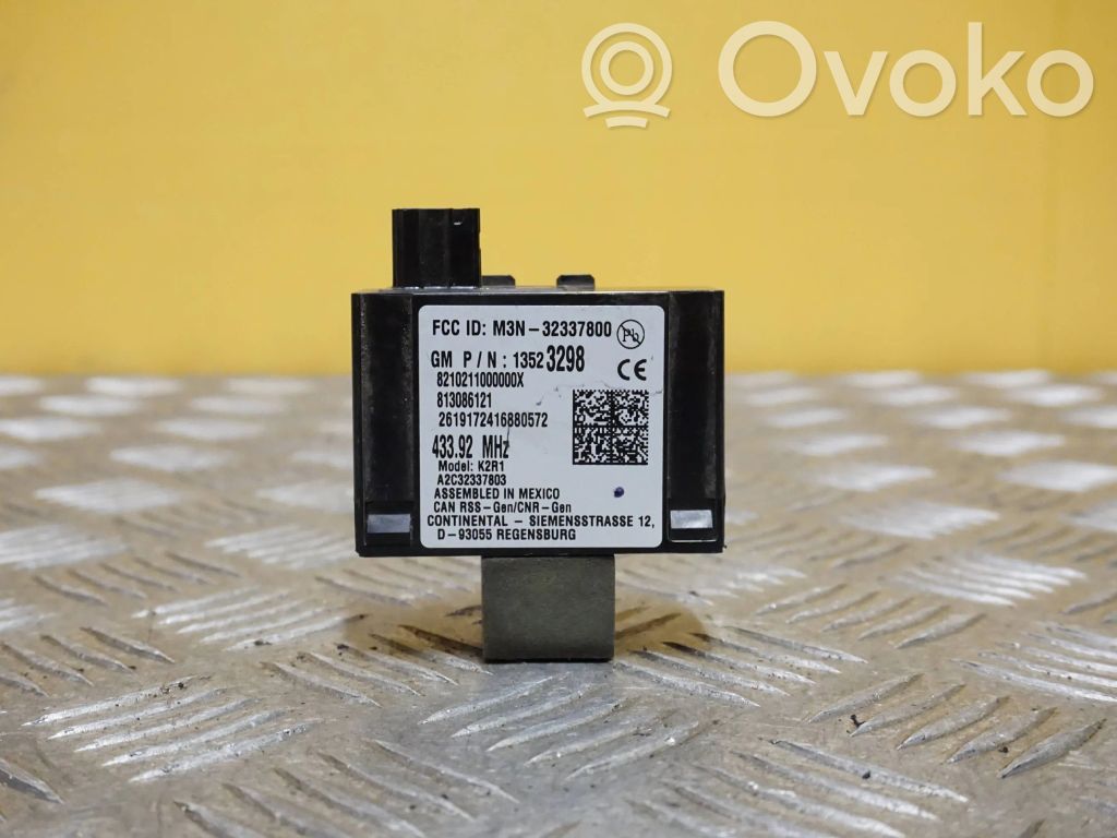 Chevrolet Silverado Central locking relay 