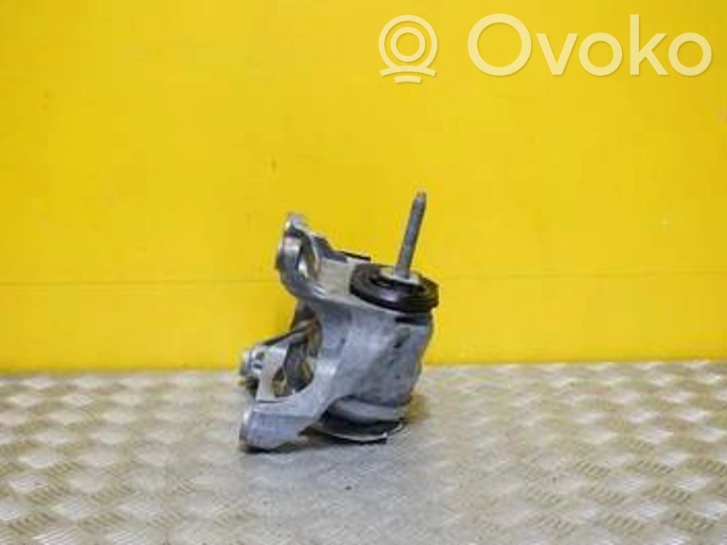 Lincoln Aviator II Engine mount bracket 