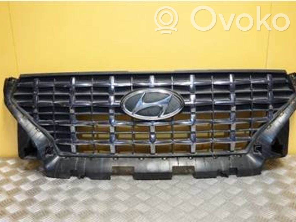 Hyundai Venue Front bumper upper radiator grill 