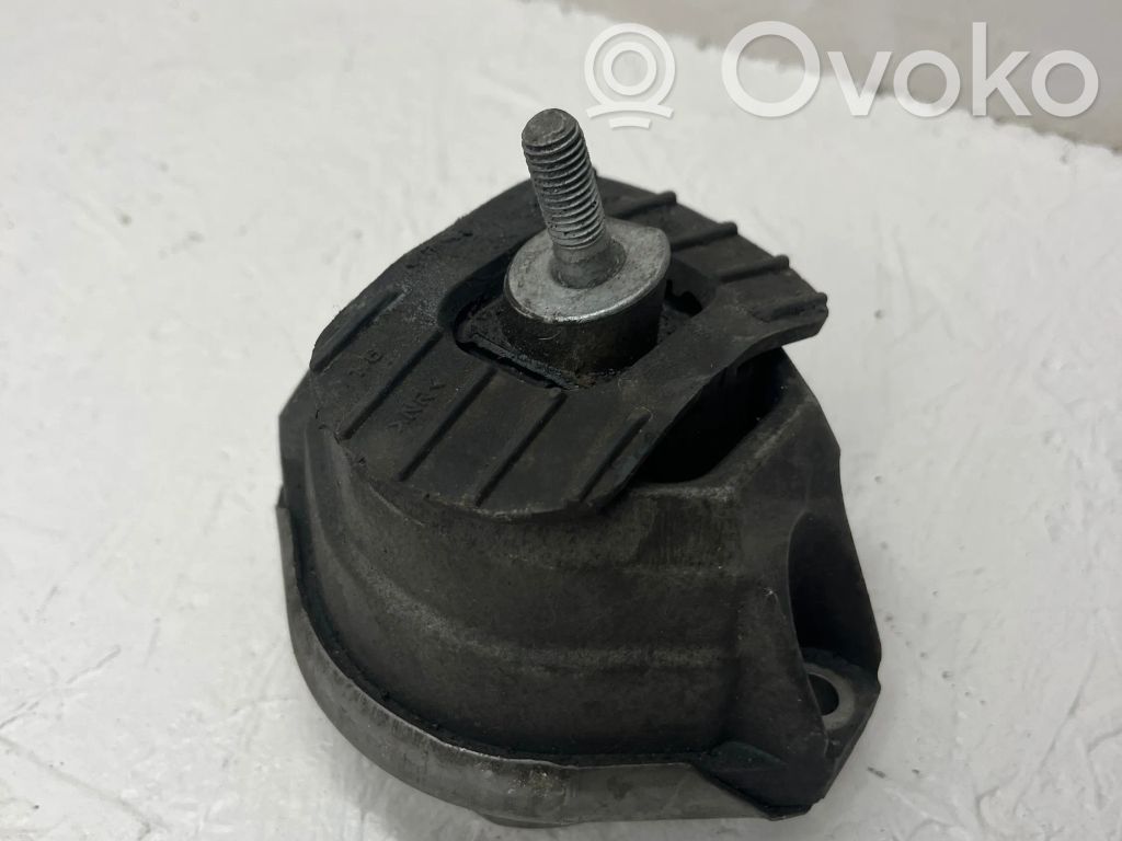 BMW 5 E60 E61 Engine mount bracket 