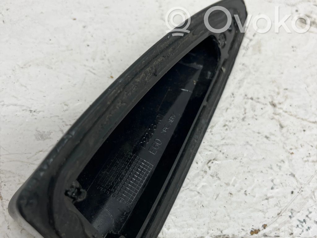 BMW 5 E60 E61 GPS-pystyantenni 