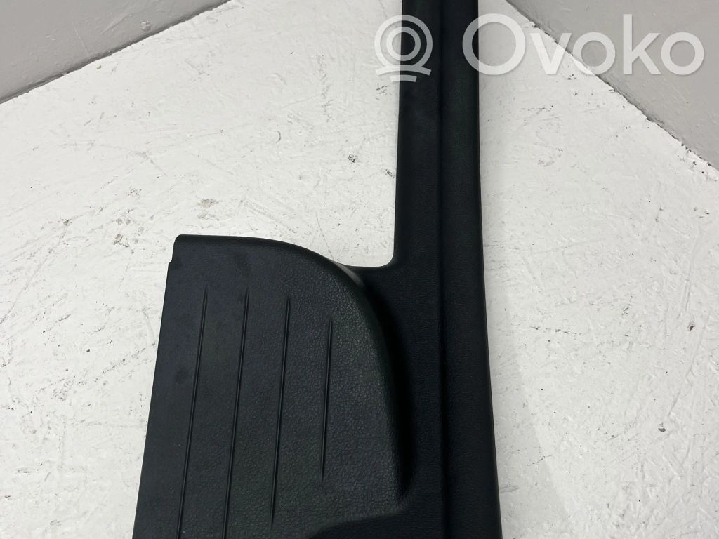 BMW 2 F46 Listwa progowa tylna 