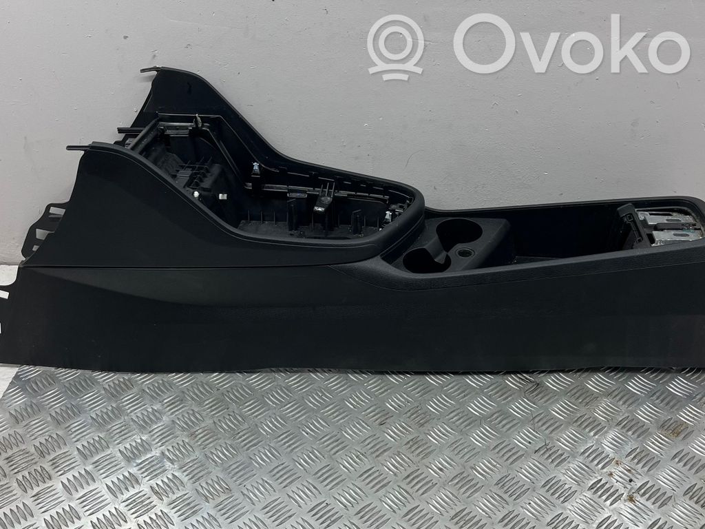 BMW 2 F46 Consola central 