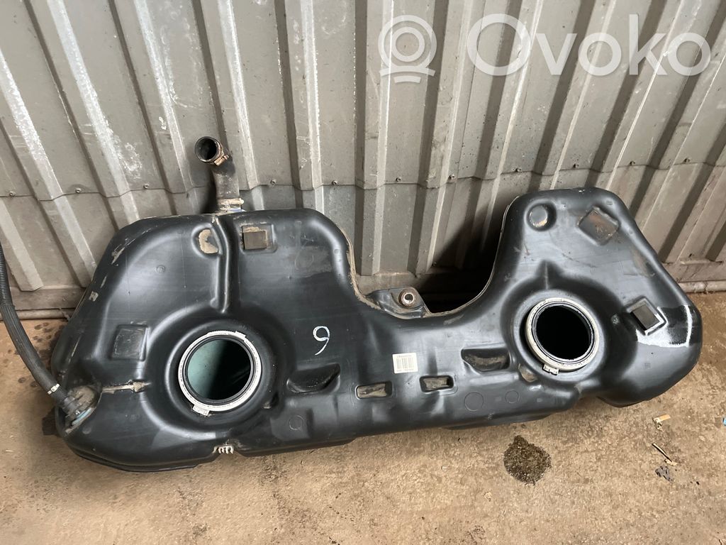 BMW 3 E90 E91 Degvielas tvertne 