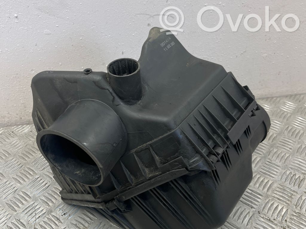 BMW 5 E60 E61 Air filter box 