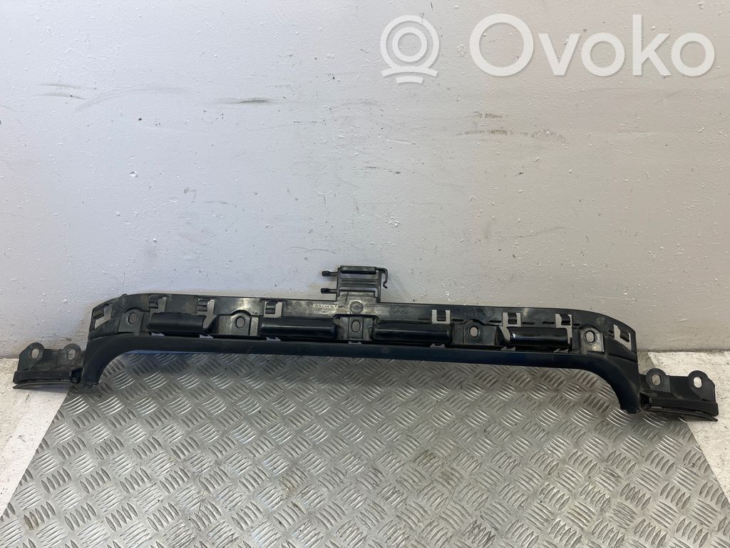 BMW 1 E81 E87 Galinis laikiklis bamperio 