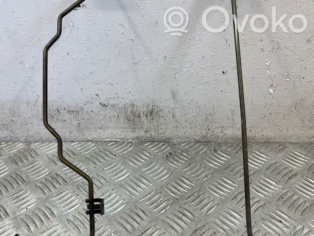 BMW 1 E81 E87 Cita veida dzinēja detaļas 