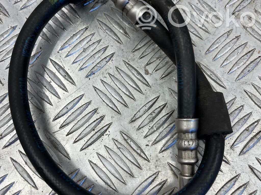 BMW 3 E90 E91 Fuel line pipe 