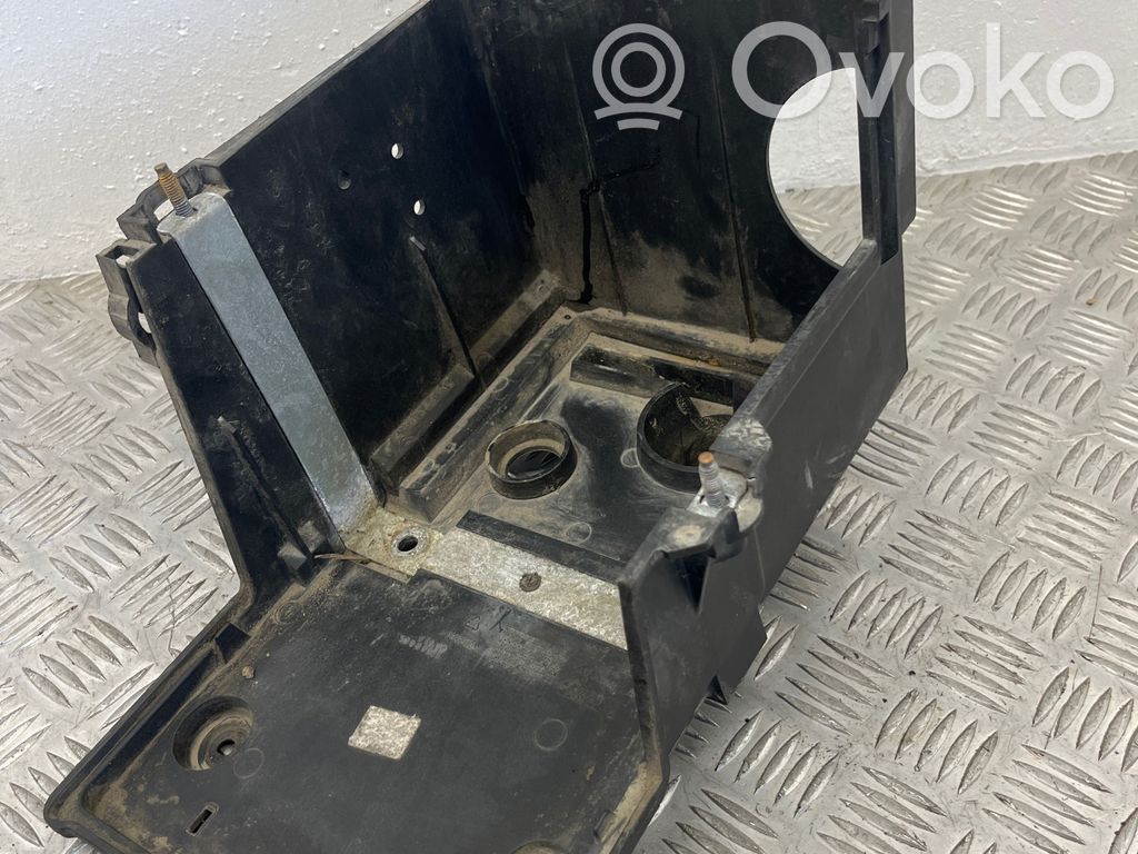 Volvo V50 Battery box tray 