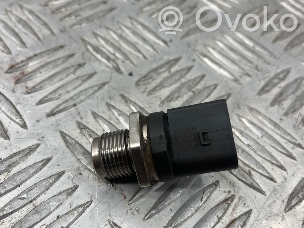 BMW 3 E90 E91 Fuel pressure sensor 