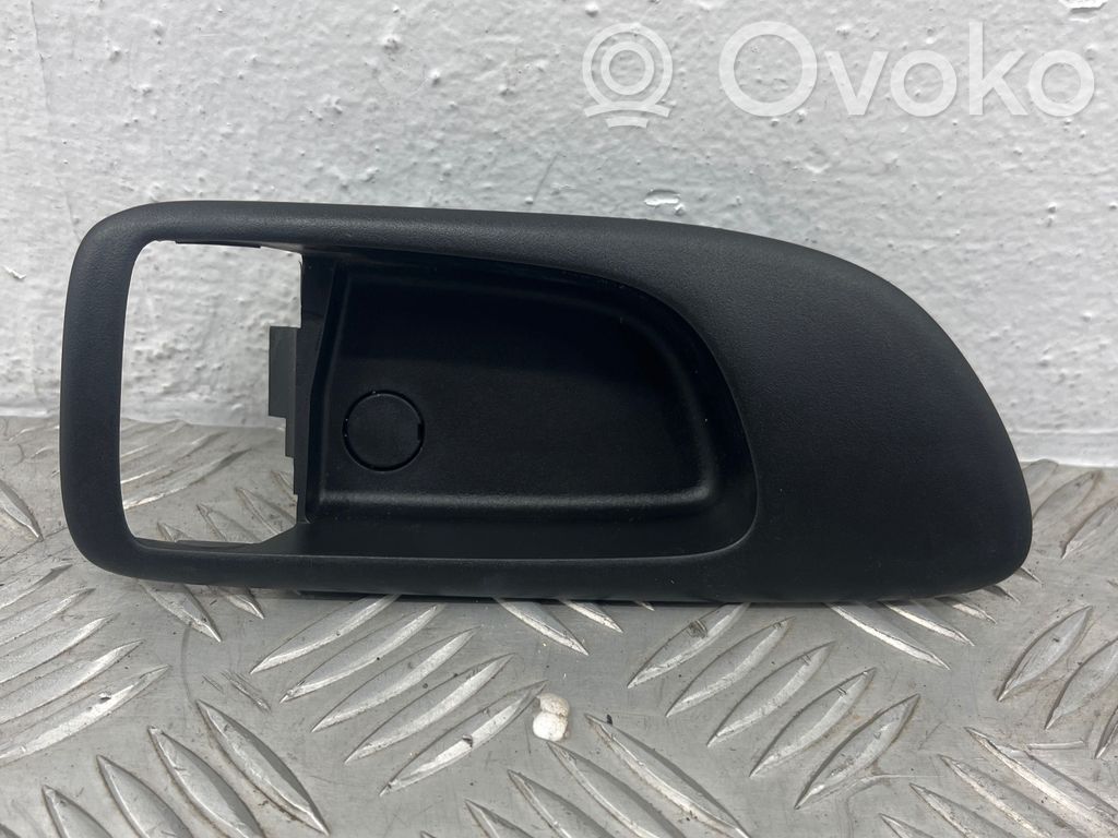 Mazda 6 Etuoven sisäkahvan kehys 