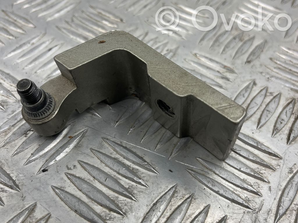 BMW 5 E60 E61 Rear door lower hinge 