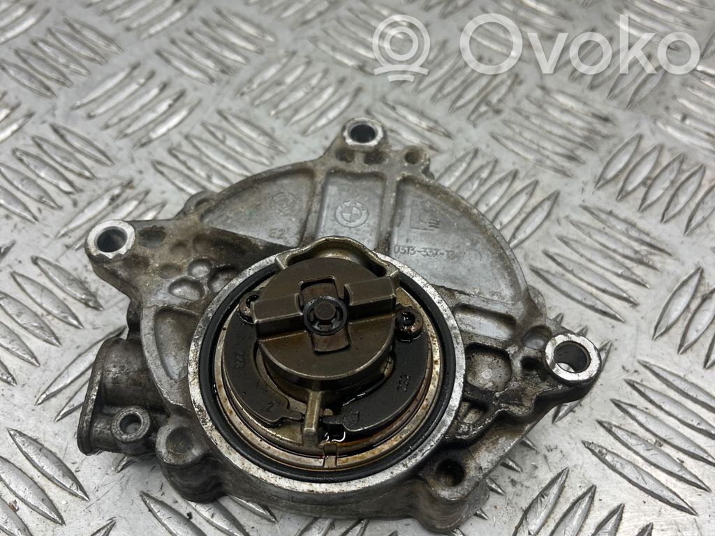 BMW 1 E81 E87 Vacuum pump 