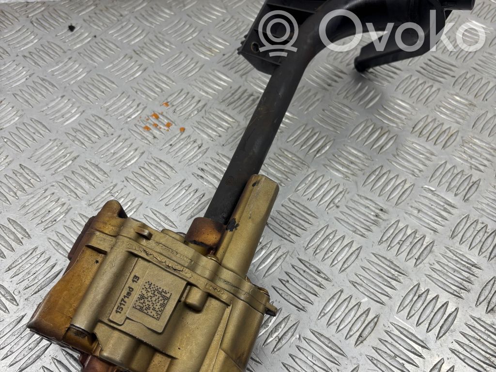 Oil pump   7516396
