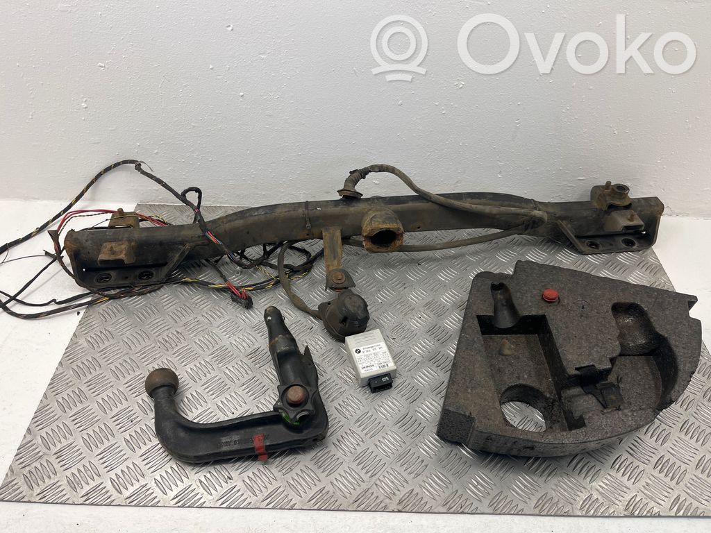 BMW 5 E60 E61 Āķa komplekts 