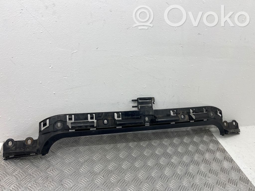 BMW 1 E81 E87 Galinis laikiklis bamperio 