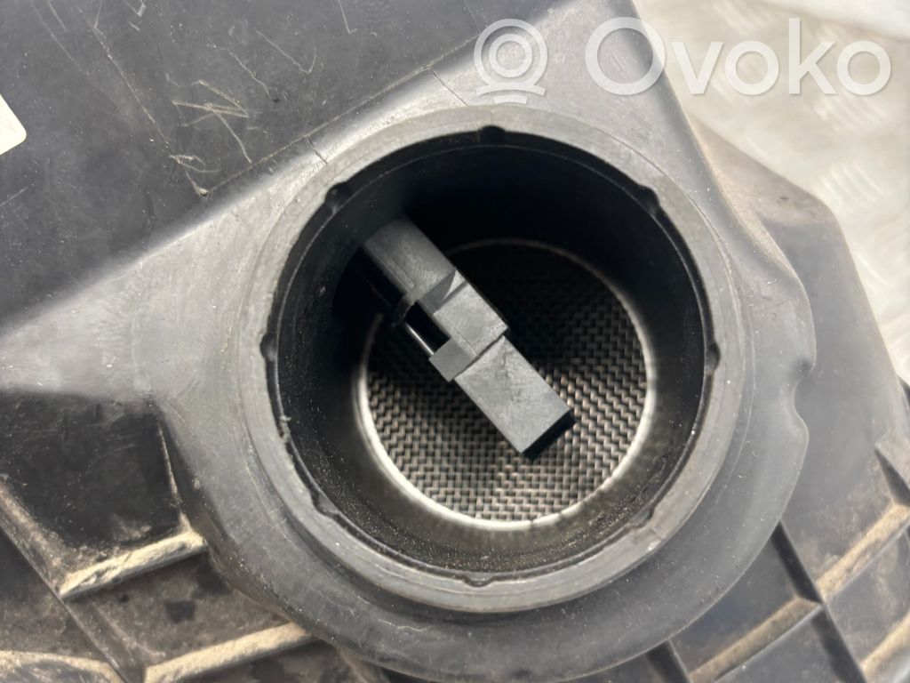 BMW 1 E81 E87 Air filter box 