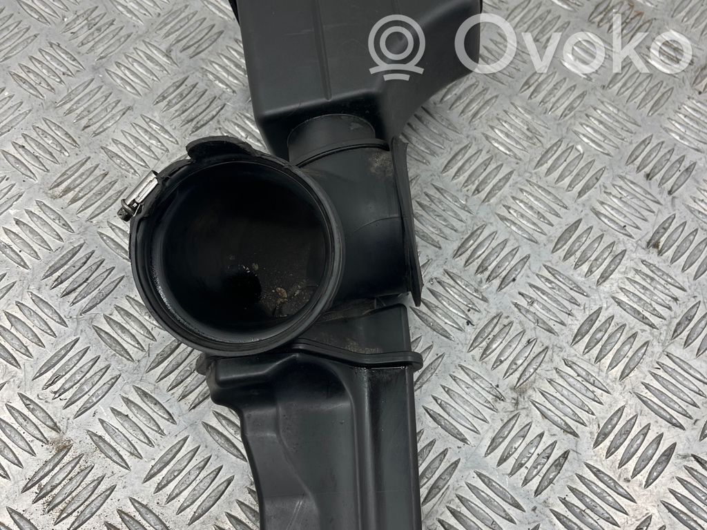 BMW 5 E60 E61 Air intake duct part 