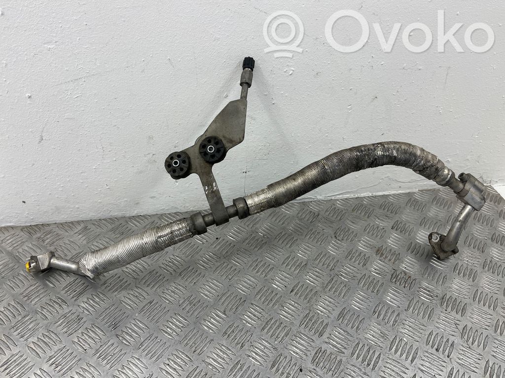BMW 5 E60 E61 Ilmastointilaitteen putki (A/C) 