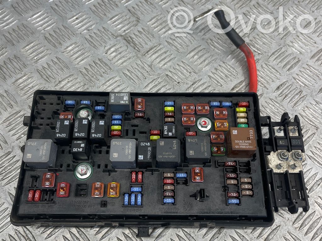 Opel Insignia A Fuse module 