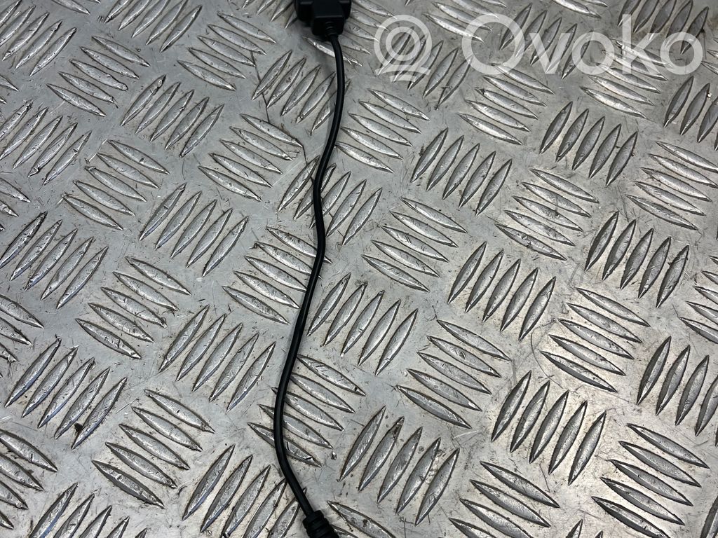 Mercedes-Benz C W204 Conector priză AUX 