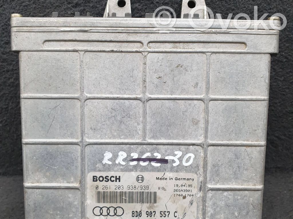 Engine control unit/module   8D0907557C,0261203938
