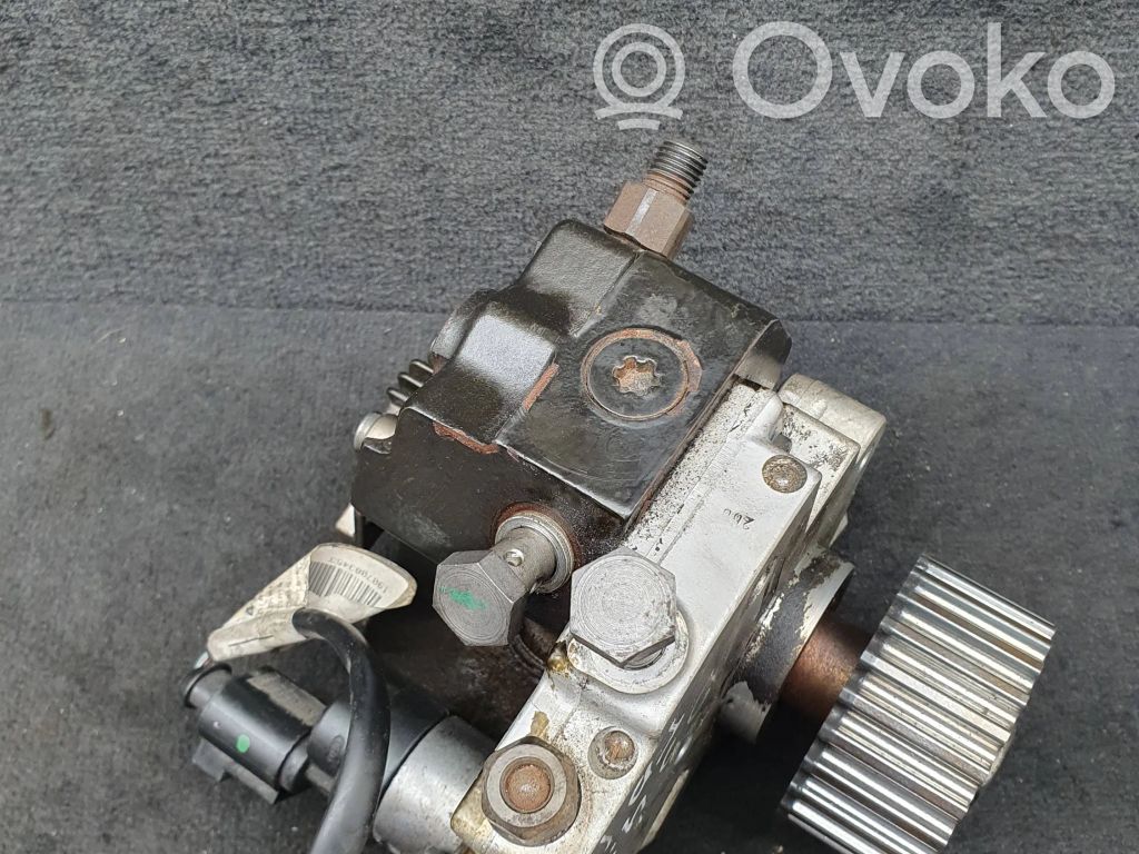 Audi A8 S8 D3 4E Polttoaineen ruiskutuksen suurpainepumppu 