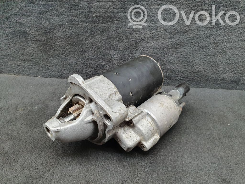 Audi A4 S4 B7 8E 8H Rozrusznik 